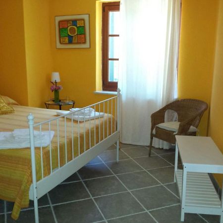 B&B Pietre Antiche Vezzi Portio Exteriör bild