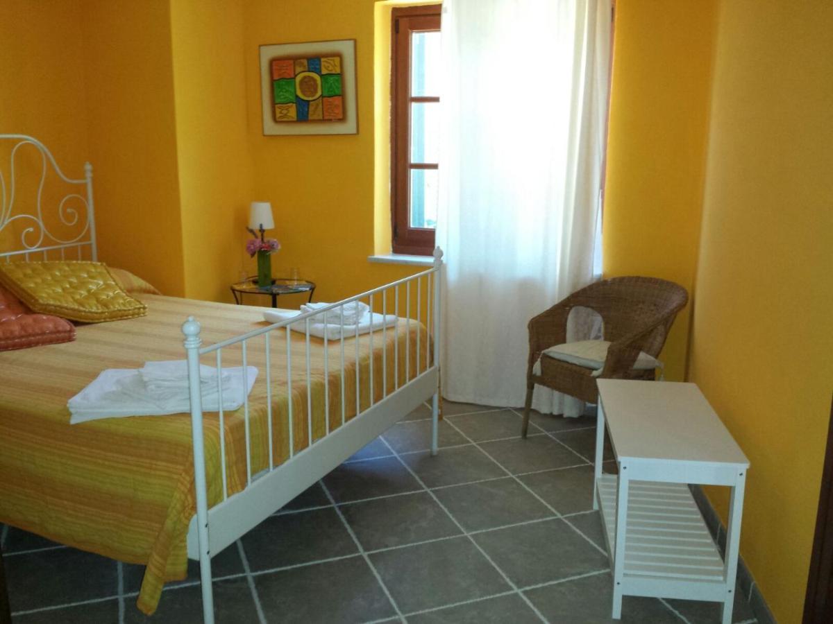 B&B Pietre Antiche Vezzi Portio Exteriör bild
