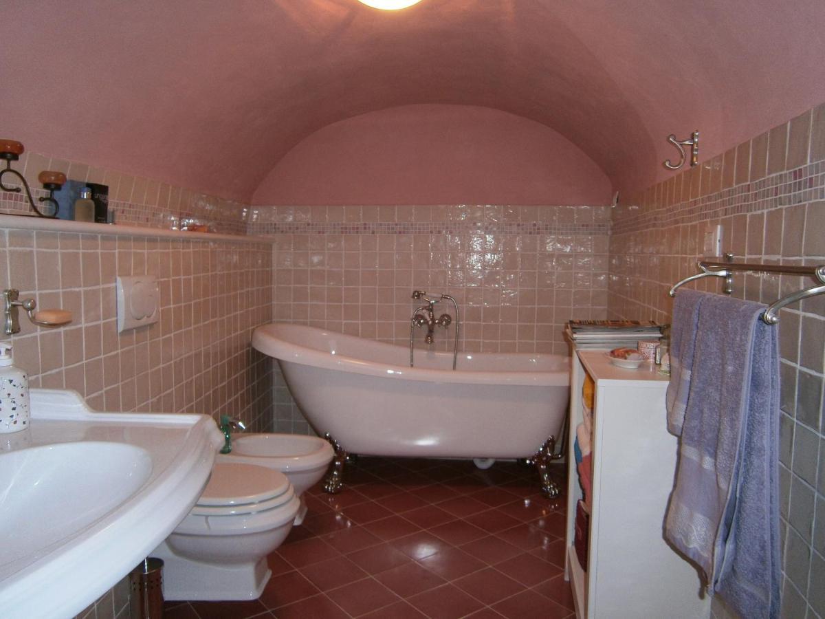 B&B Pietre Antiche Vezzi Portio Exteriör bild